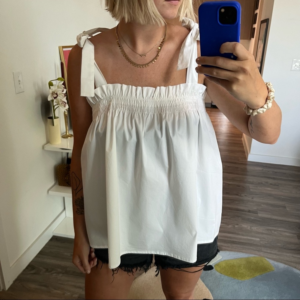 White shoulder bow ties tank top size medium